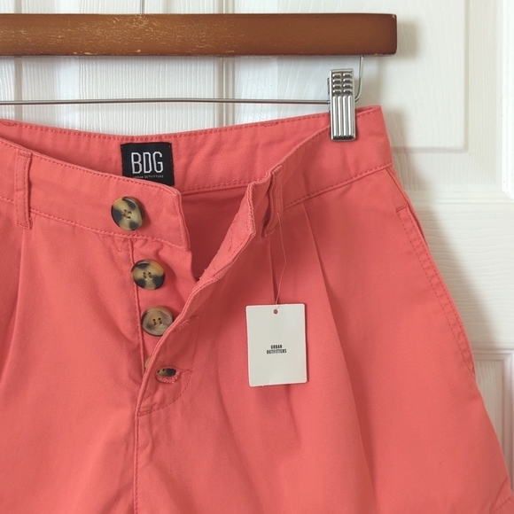 BDG Urban Outfitters Retro Pleated High Waisted Wide Leg Shorts Raspberry 26 - Picture 3 of 11